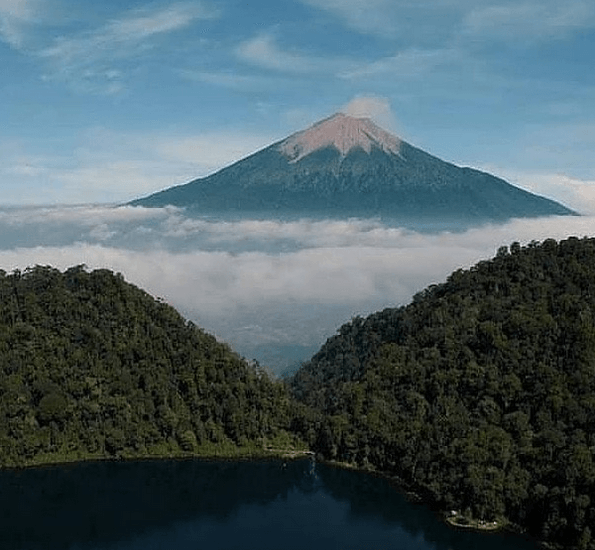 10 Pesona Alam Gunung Kerinci Yang Paling Menakjubkan